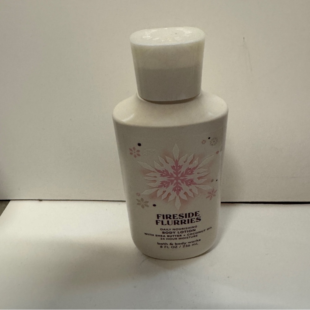 Bath Body Works Fireside Flurries Nourishing Body Lotion 8 OZ